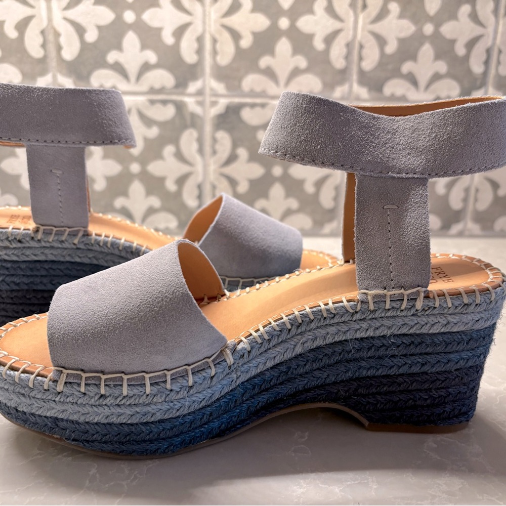 Frye Women’s Amber Espadrille Wedge, Ice Blue, Size 8 (NEW IN BOX)